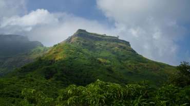 पावसामुळे हे किल्ले बंद ठेवण्याचा वन विभागाचा निर्णय Harishchandra Gad, Sandan Valley, Ratangad Closed