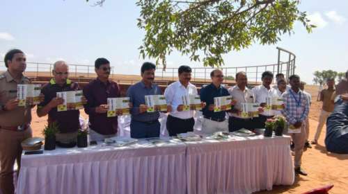 पाचगणी टेबललँड पर्यावरण संवर्धन पुस्तिकेचे प्रकाशन Pachgani Table Land Coffee Table Book Published